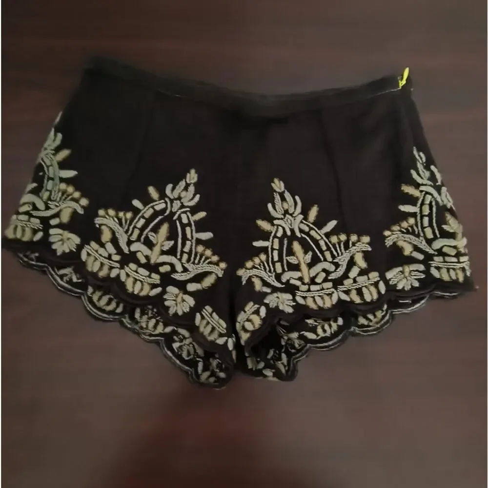 Free people Embroidered Casual Boho Shorts Wmn's Sz XS Brown Scalloped Textured
